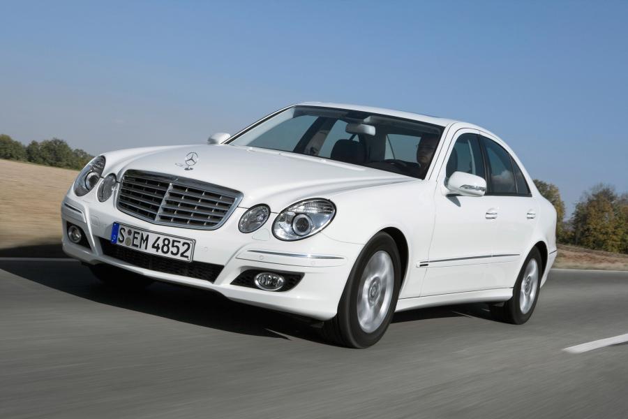  Mercedes-Benz E300 BlueTEC 2009 года  (фото 2 из 8)